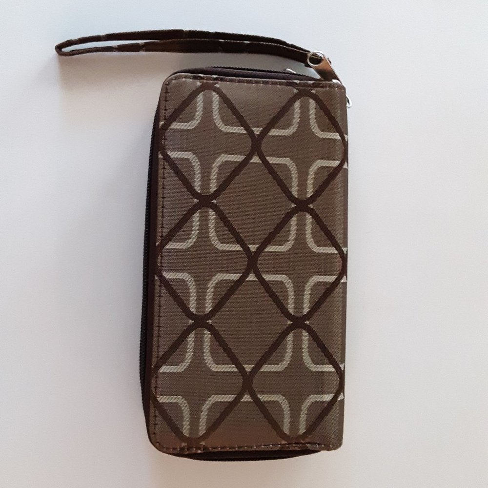 Geometric Pattern Double Zipper Brown Wristlet